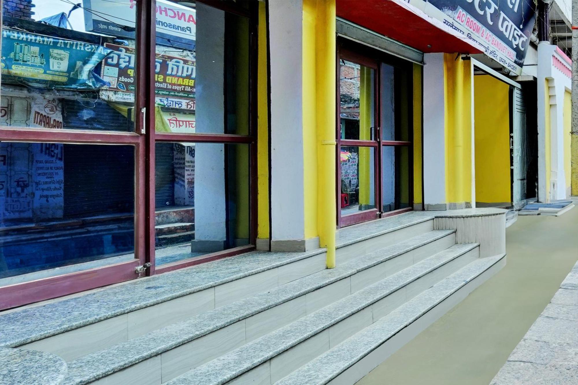 Oyo Flagship Hotel Centre Point Chhapra Zewnętrze zdjęcie